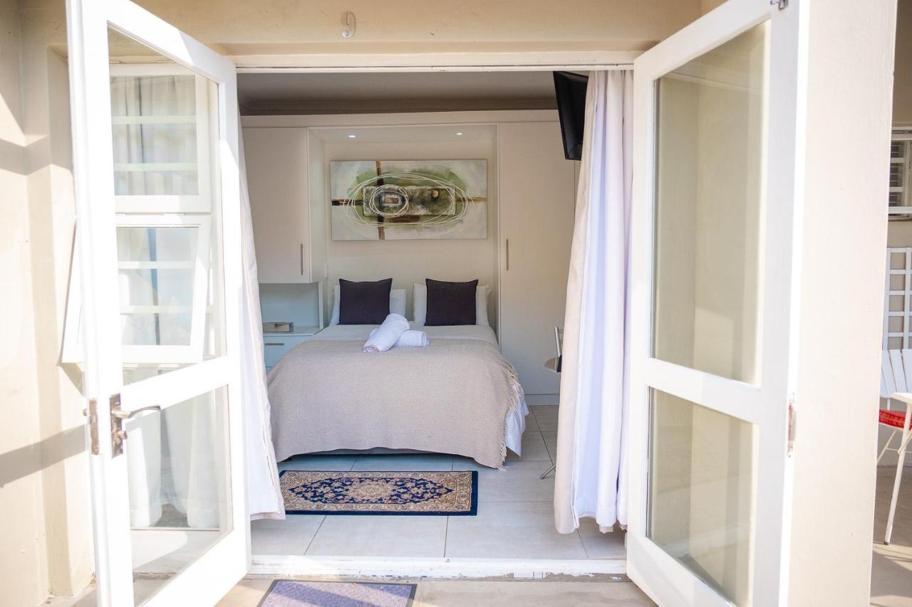 Conifer Beach House Port Elizabeth Exteriör bild