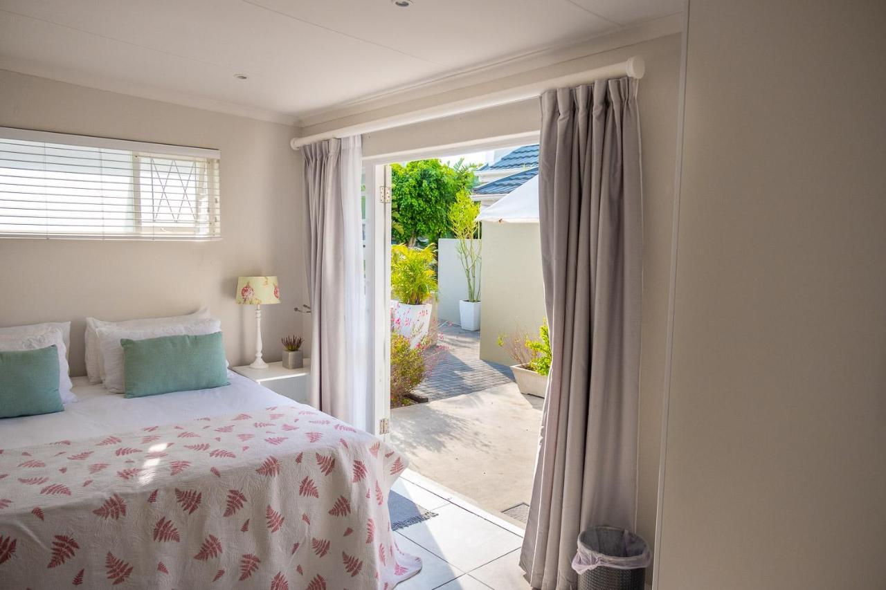 Conifer Beach House Port Elizabeth Exteriör bild