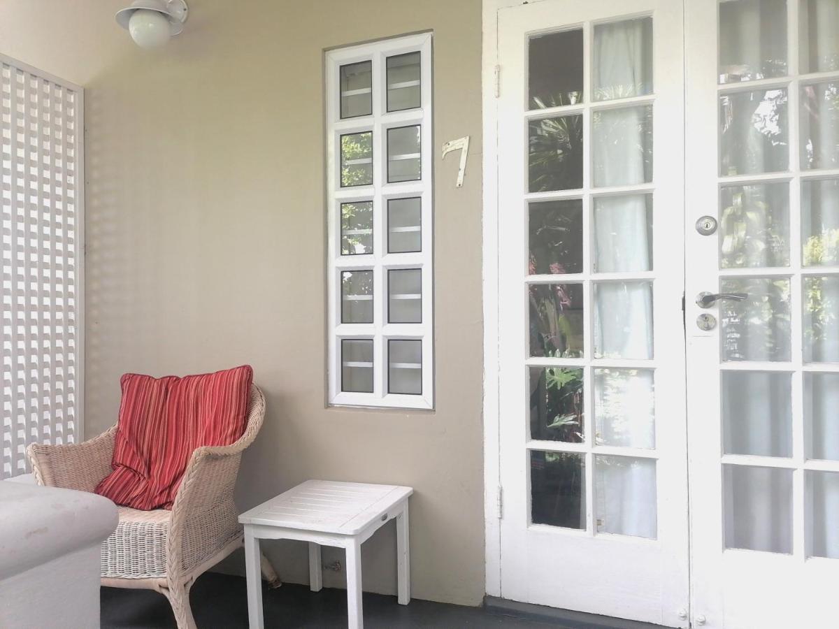 Conifer Beach House Port Elizabeth Exteriör bild